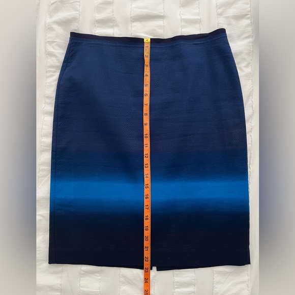 Ann Taylor LOFT Blu Falls Ombre Pencil Skirt - 10 - Picture 5 of 8